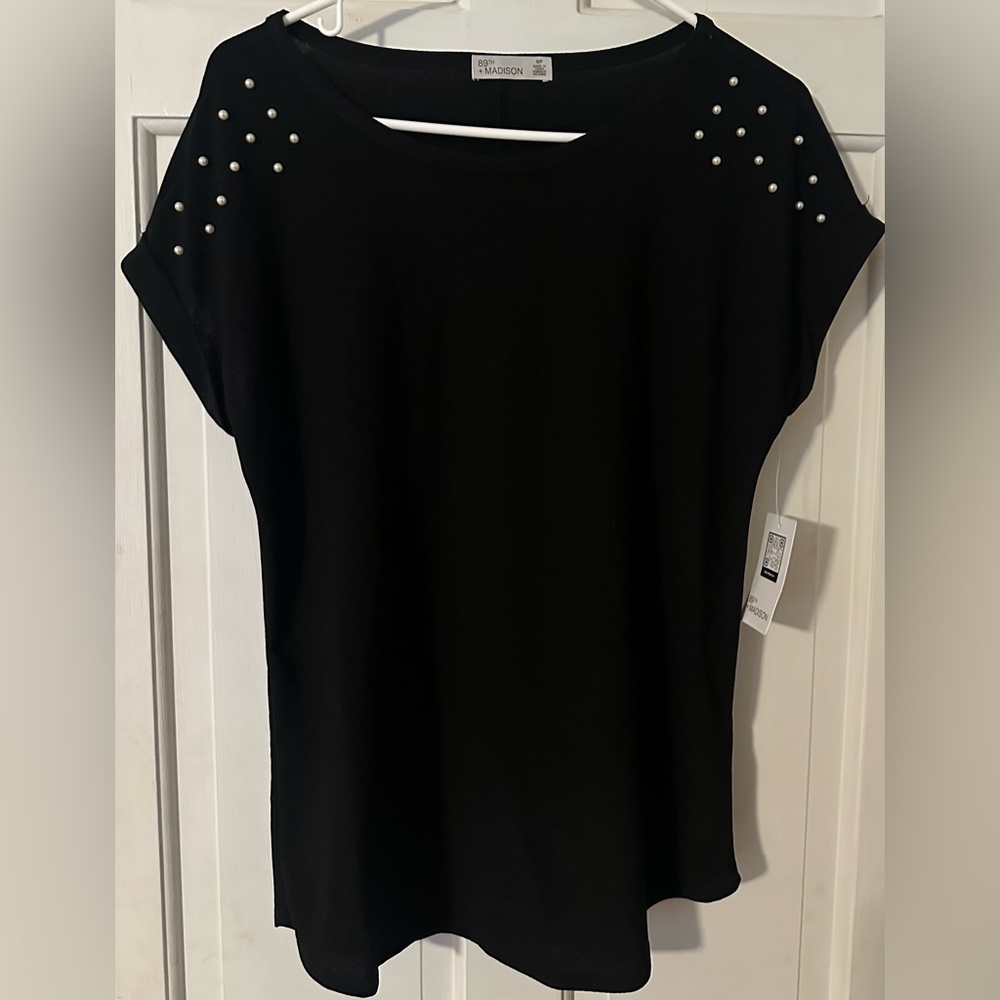 89th + MADISON size SP BLACK Top with Pearl Accents. NWT.